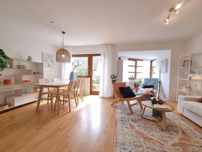 Schönes Reihenendhaus in zentraler Lage -PROVISIONSFREI- – Wohnzimmer