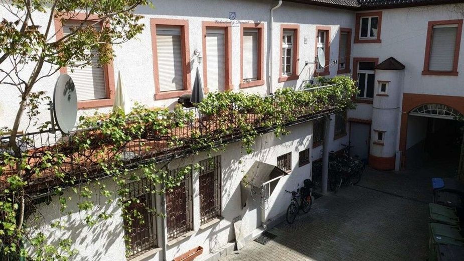 Vermietetes Wohn- und Geschäftshaus mit 22 Einheiten,  Top-Rendite in guter Lage – 21