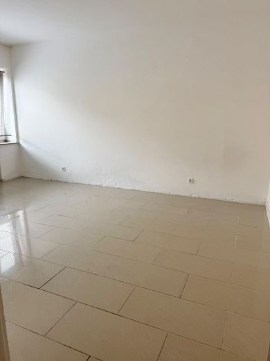 Appartamento di 2 locali con balcone e ascensore – Schlafzimmer