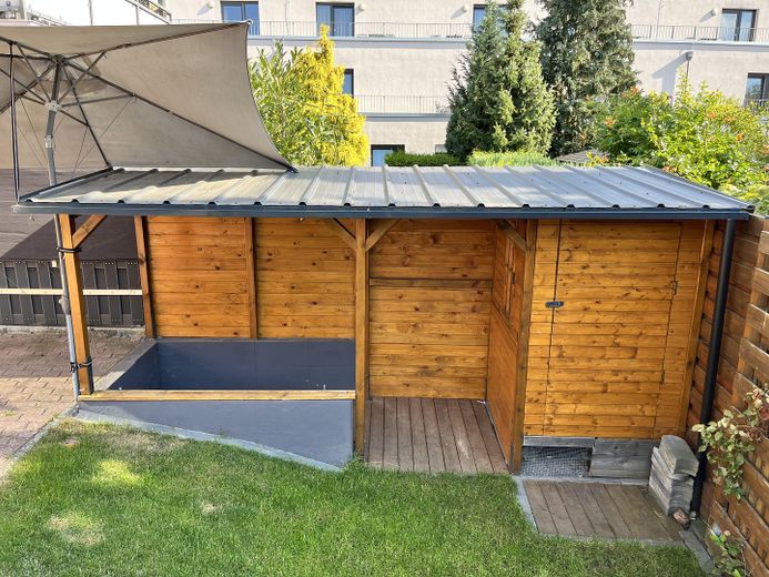 Unterstand und Schuppen