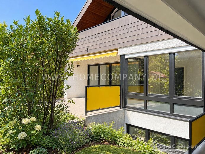 Freistehendes Architektenhaus mit großem Garten – 3dd43a941a62802241a65e4b5517f41755eb712d.jpg