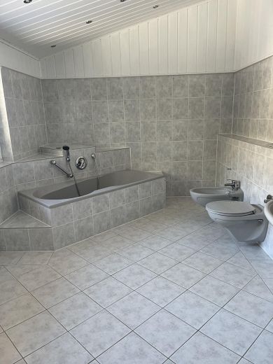 Haus im Grünen mit viel Platz zur verwirklichung ihrer Träume – Badezimmer