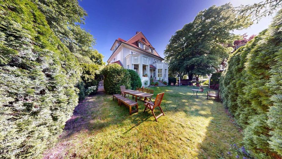 Jetzt zum Sonderpreis: Denkmalgeschützte Villa als Ein-/Mehrfamilienhaus Villenviertel Halberstadt – Sued-West Ansicht