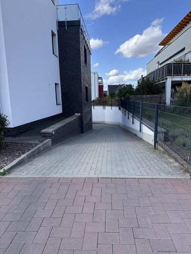 Luxuriöse 3-Zimmer-EG-Wohnung mit Terrasse, behindertengerecht, in WF – Foto 24