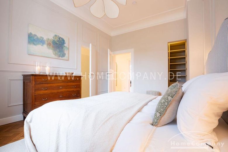 ***Klassische Eleganz in vollendeter Form – stilvoll sanierte Altbauwohnung mit Balkon in Bestlage Altbogenhausen – a374d24b366107410c8df1a7d92d4306ecf5abb3.jpg