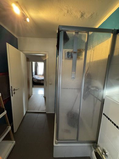 Kapitalanlage: Zwei vermietete Eigentumswohnungen im Gesamtpaket – Bad Wohnung 2