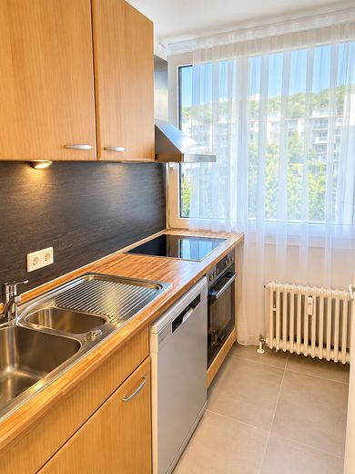 Lichtdurchflutete 2 Zimmer Wohnung in zentraler, aber ruhiger Lage von Unterhaching – Küche