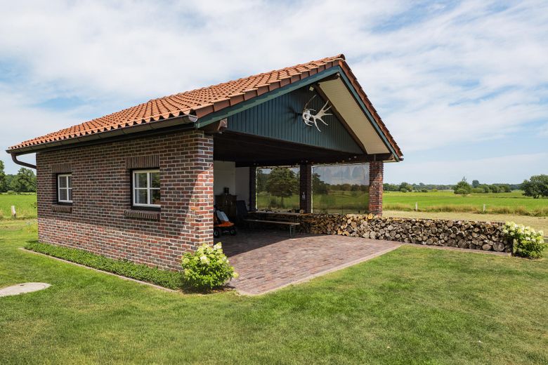 Exklusives Landhaus Resthof in Alleinlage  kernsaniert, mit Weitblick über Wiesen – Foto 1