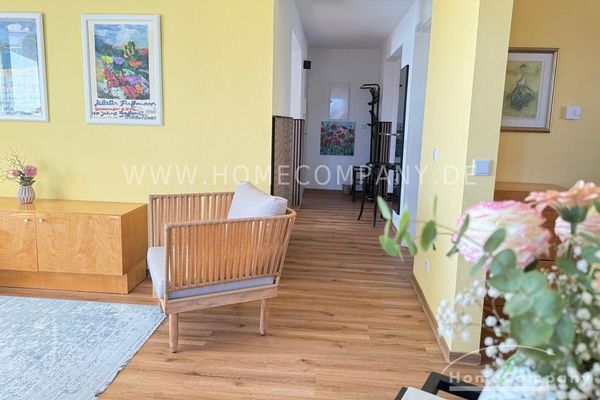 27806 HomeCompany Dresden सुसज्जित 2.5-कमरे का अपार्टमेंट, बालकनी और टैरेस सहित, Dresden-Wachwitz में, अधिकतम 2 व्यक्ति