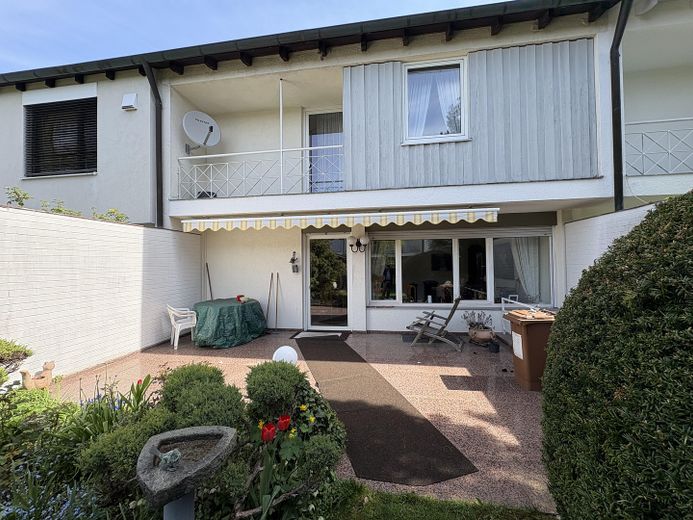 Krailling: Großzügiges Reihenmittelhaus + Garage (optional) – Rückansicht