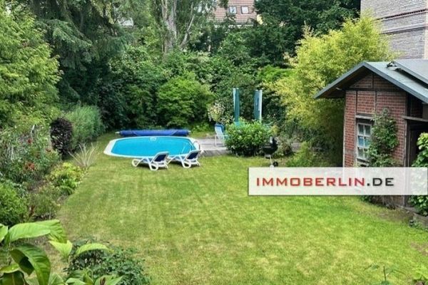 IMMOBERLIN.DE - Kentsel yaşam idili! Karakterli, geniş ev ve dinlenme bahçesi