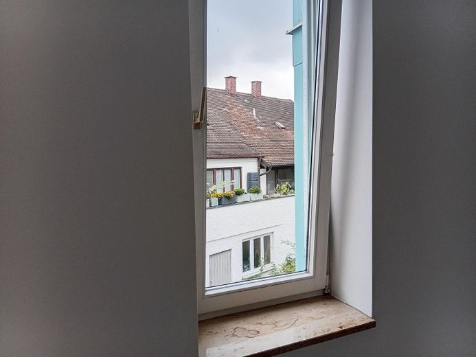 Separate Küche mit Fenster