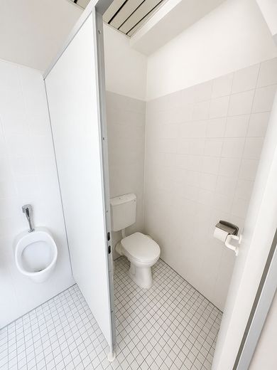 Büroräume in zentraler Lage – WC Herren