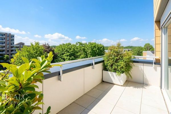 Penthouse in Köln-Weiden – Aufzug, Tiefgarage und traumhafte Dachterrasse