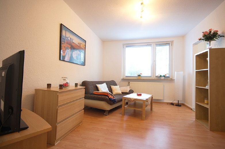 Hell, zentral und ruhig: Modern eingerichtete Wohnung für Zeiträume ab 3 Monate zu vermieten. – 78424f50bb7c9d0daf47b409ff35d9f6cb0ba274.jpg