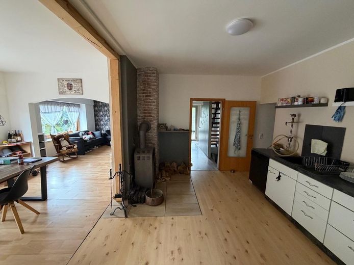 Einfamilienhaus mit Aussicht und großzügigem Waldgrundstück – Küche / Esszimmer