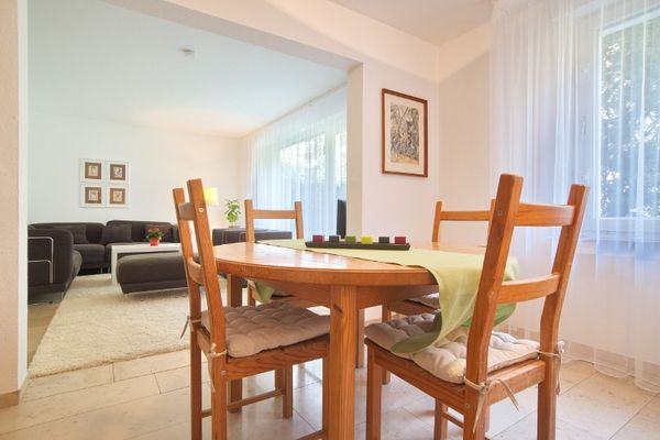 Generously proportioned, homely ground floor family apartment with separate entrance and garden terrace, within walking distance of Ruhr University