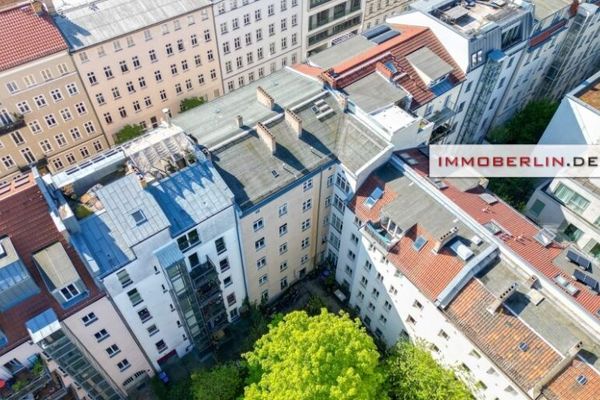 IMMOBERLIN.DE - مبنى سكني & تجاري مُقسّم مع تصريح توسعة في موقع مطلوب
