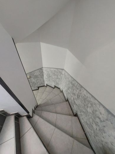 Casa unifamiliare con veranda invernale ;terrazza; giardino e garage.  !!(prezzo trattabile) – Foto 23