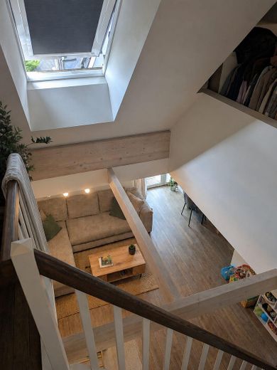 Wunderschöne 3 Zimmerwohnung im Herzen von Tornesch zu vermieten – Treppe von oben