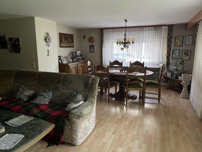 Essecke im großen Wohnzimmer