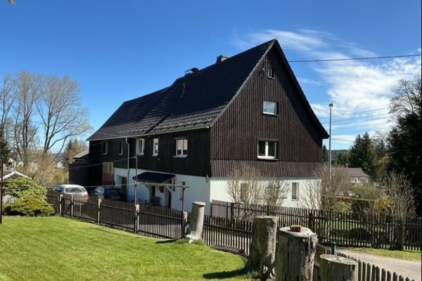 Wohnglück mit großem Garten