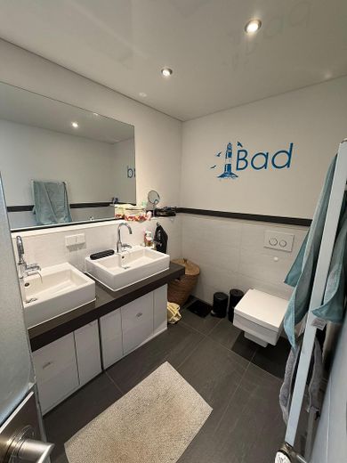 Ruhiges Wohnen ganz oben: Gepflegte 3-Zimmer-Wohnung mit Süd-West-Balkon & Tiefgarage – Photo 22