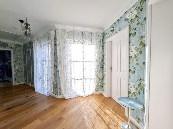 Luxuriöses englisches Landhaus, provisionsfrei – Flur OG, blick zu Dachterrasse