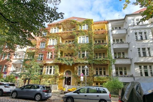 Solide vermietete 2-Zimmer-Erdgeschoss-Altbauwohnung mit Perspektive zur späteren Eigennutzung