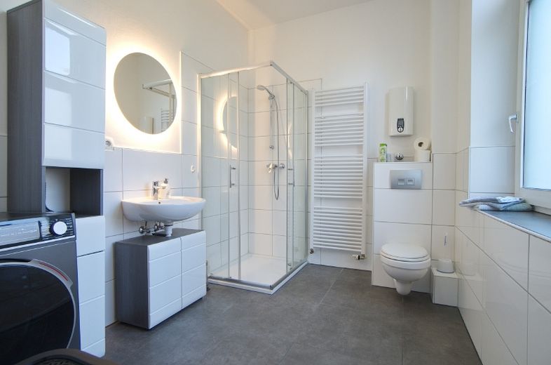 Zum Wohlfühlen: Komfortable Wohnung mit großer Balkonterrasse zum Garten und Komplettausstattung, Smart-TV, Internetzugang u.v.m. – 0900549d3d5b32dc5d87fa8ec9baa9bc96841c81.jpg