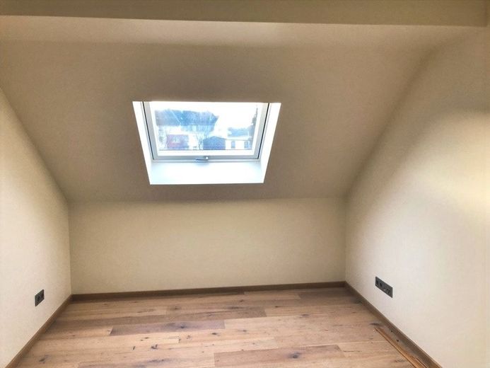 Modernes Penthouse-Flair im historischen Ambiente - Dachgeschosswohnung mit Designanspruch – Buero