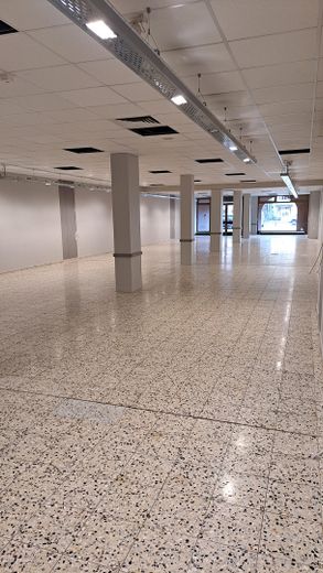 420 m² Fläche ideal für Barbershop o.ä. – Gewerbefläche EG