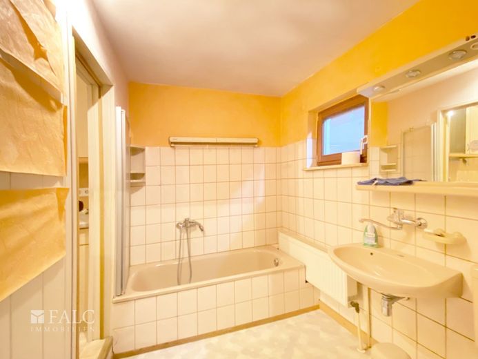RESERVIERT: Grün, ruhig, gut angebunden: Zuhause für Zwei in Erfurt-Nord, Garage inklusive – Bad 2