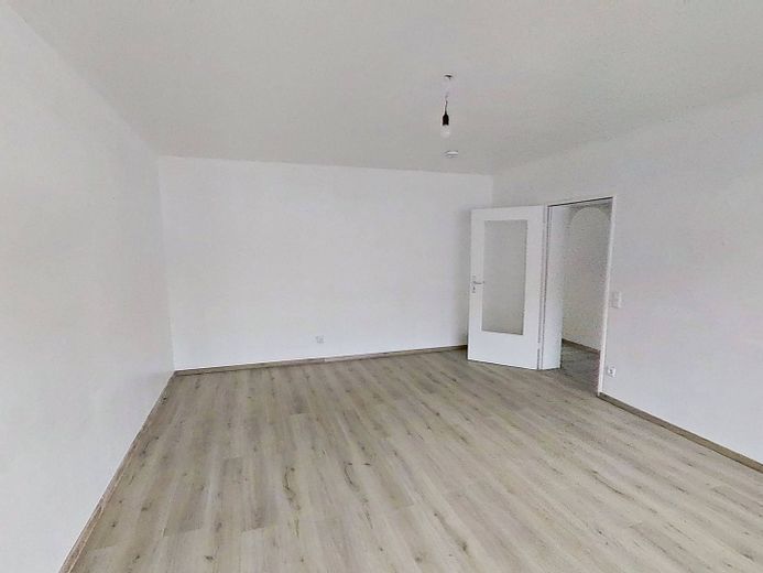 Luminoso appartamento di 3 locali con BALCONE e cucina spaziosa a Duisburg-Marxloh – Ansicht II: Wohn- und Esszimm…