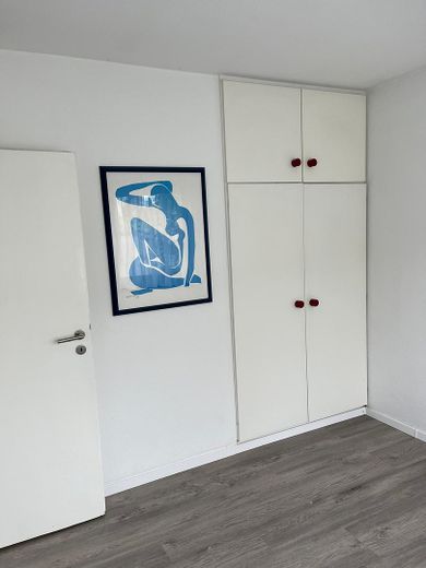Großzügiges Architektenhaus mit Einliegerwohnung auf traumhaft angelegtem Grundstück – Einbauschrank Kinderzimmer 2