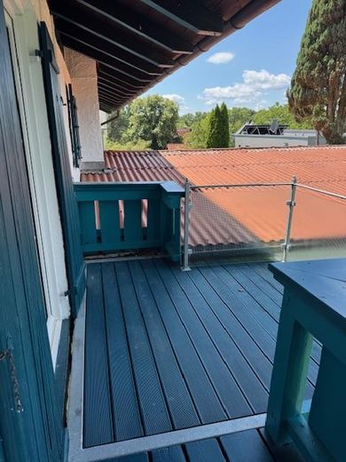 Ruhige 5 Zi-Whg. in Berg mit Balkon, renoviert – Balkon Richtung Süd-West