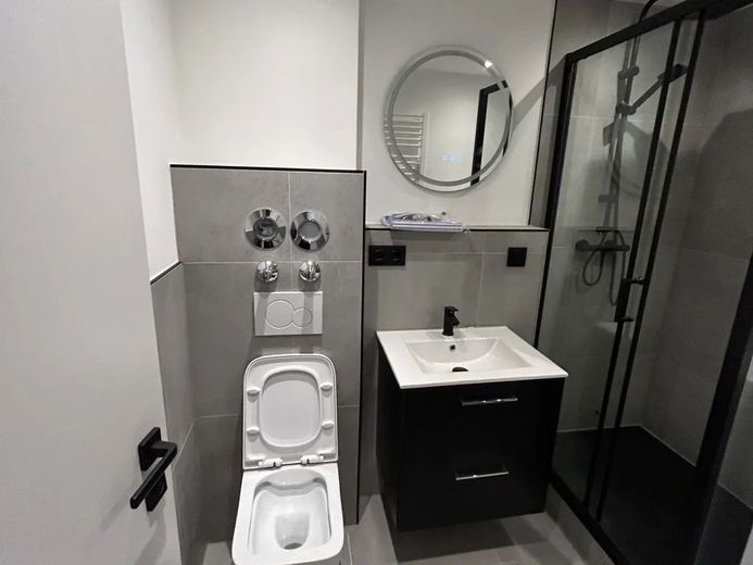 Komfortables WG-Zimmer in angenehmer Wohnatmosphäre I München | Waldschulstraße 54 – Badezimmer