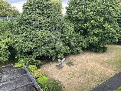 BLICK INS GRÜNE, 2 BALKONE  &  VIEL POTENZIAL