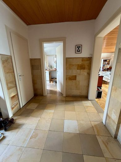 Vermietetes Altbau‑Mehrfamilienhaus in zentraler Lage – fünf Wohneinheiten mit Charakter – Foto 7