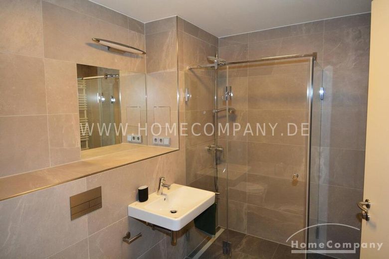 2-Zimmer-Wohnung mit Spreeblick in Tiergarten, Berlin, möbliert – 8f7bf248b8bd3da0e83221441c4f979b511ea67a.jpg