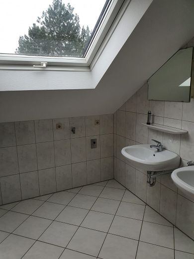 Dachgeschosswohnung Auenwald Lippoldsweiler 4-Zimmer – Bad 