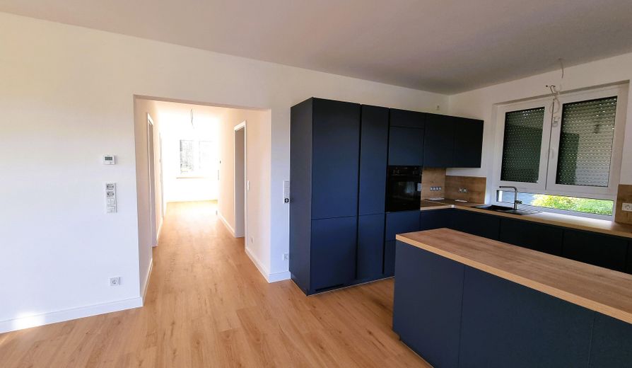 Erstbezug im Grünen: Exklusive 3,5-Zi.-Wohnung mit Premium-EBK & privatem Garten – Küche