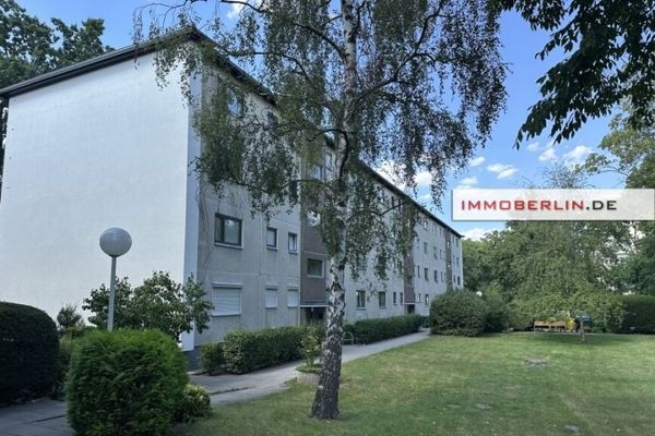IMMOBERLIN.DE - Wohlfühllage! Sehr behagliche Wohnung mit ruhiger Loggia