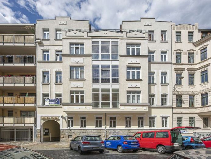 4,7% Ist-Rendite: attraktives Investment mit Tiefgarage in Leipzig-Reudnitz – Foto 1