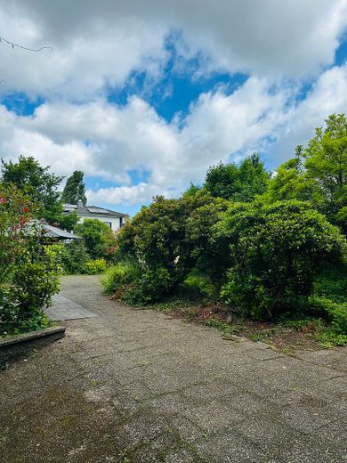 पुराने भवन का आकर्षण, आधुनिक सुविधाओं के साथ — 5 कमरे, 140 m², 1वीं मंज़िल, बगीचा और रोशनी | Bad Homburg‑Kirdorf – फोटो 23