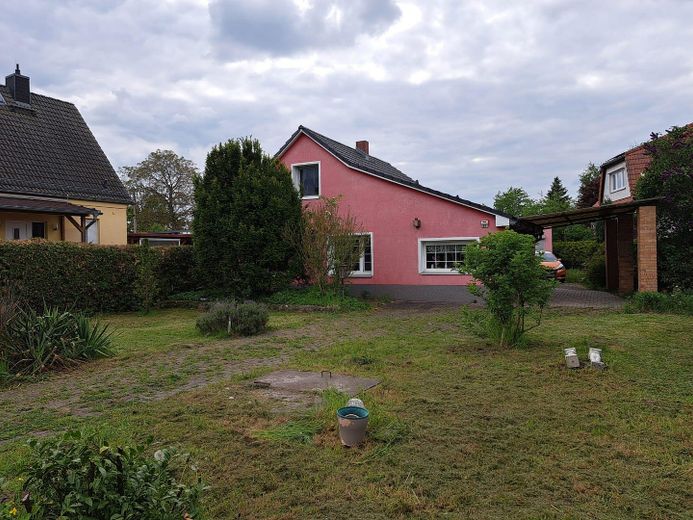 Casa unifamiliare indipendente su terreno di 753 m² + garage doppio, Berlino-Heinersdorf – Garten vorne