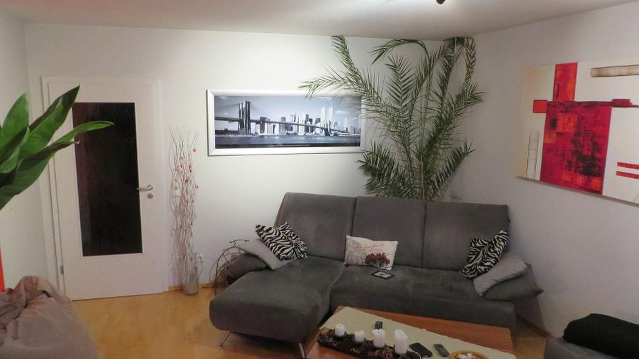 Moderne 3-Zimmer Wohnung mit Balkon, EBK und Garage – Wohnen Beispiel