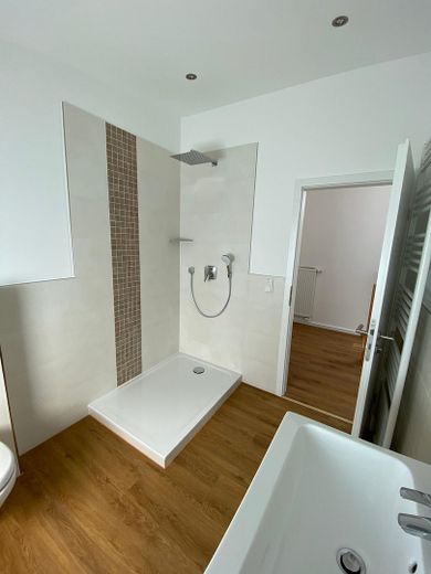 Wohnung in Sonnborn- Remigiusstraße – Bad mit Dusche