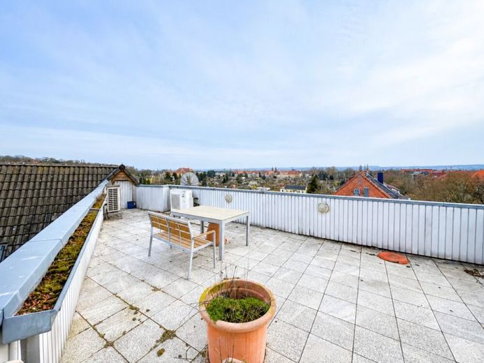 +ESDI+ Großzügiges Penthouse mit weitläufiger Dachterrasse und vielen Extras - ab sofort bezugsfrei – Foto 1