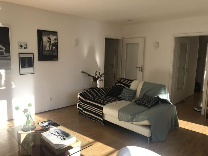 Sunny 2-room apartment – living by Bavariapark – Wohnzimmer